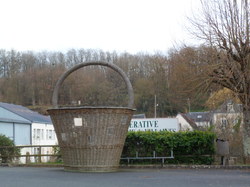 VILLAINES LES ROCHERS