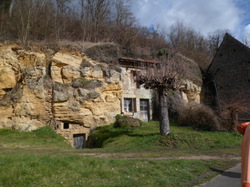 VILLAINES LES ROCHERS